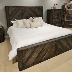 Stunning 4 pc King Bedroom set!!! 3 Colors Available!!