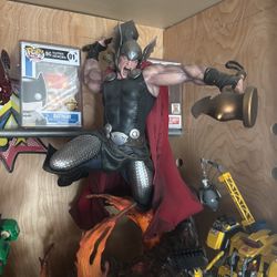 Thor Statue 