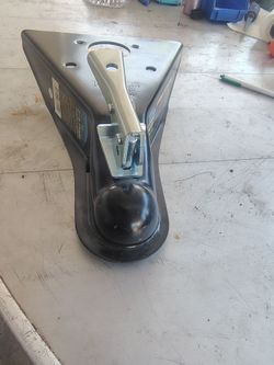 Trailer coupler