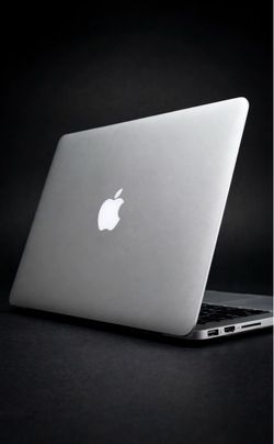 Apple MacBook Pro 13” Retina i5/8GB/256GB SSD $180