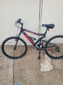 Hyper Mountain Bike Black and Red