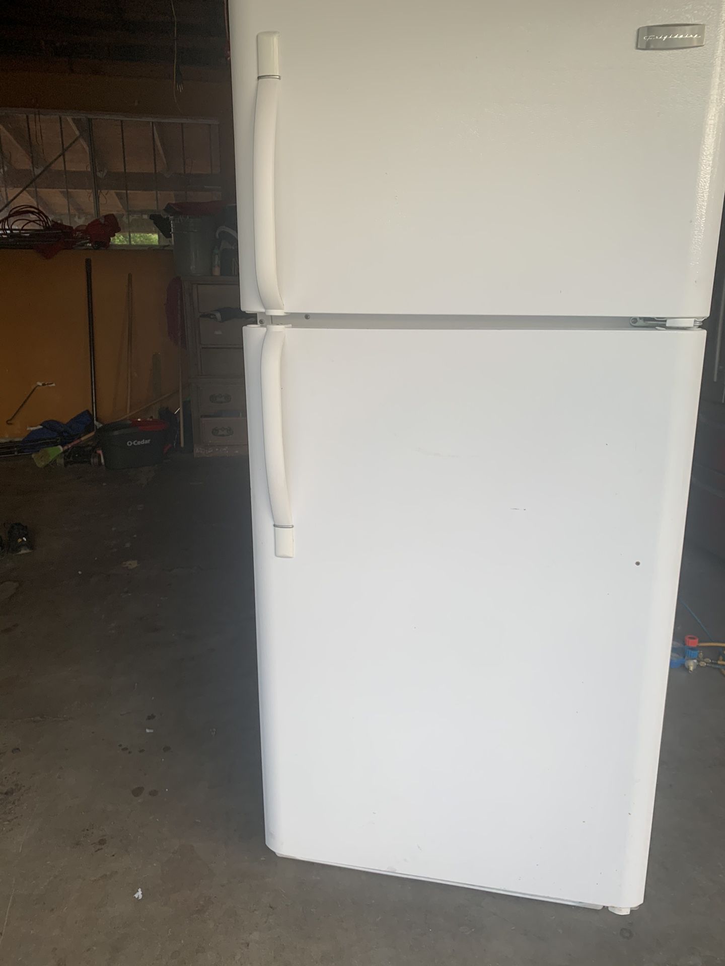 Frigidaire refrigerator works great