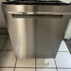 Whirlpool Dishwasher 24”