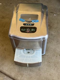 Commercial ice maker