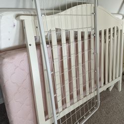 Fischer price Crib- Beige Color
