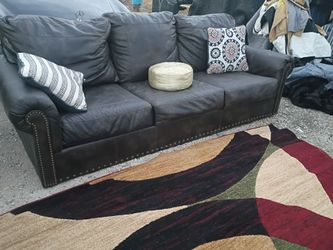 3 seater sofa in good conditions