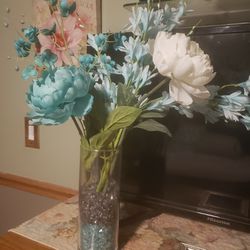 Beautiful Decor Vase And Flowers 
