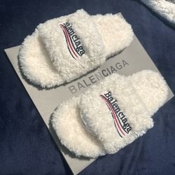 “BRAND NEW”White Balenci Slides SIZE 10.5”