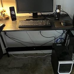 Computer With 20 in Monitor 