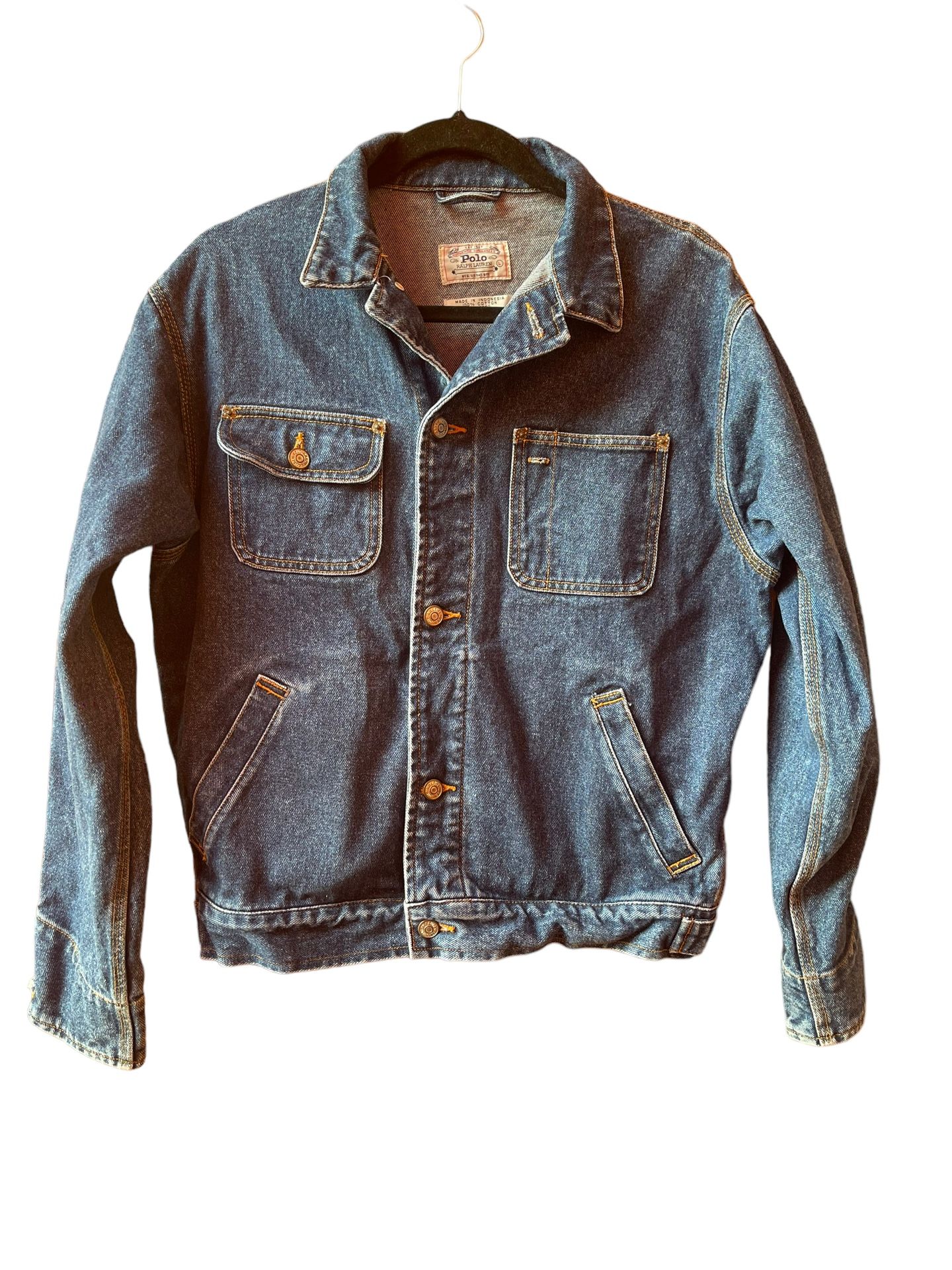 90’s Polo Sport Denim Jacket flag Ralph Lauren vintage Size : Large Length: 23.5” Chest:22.5” Sleeves:23” Gently used in good condition Please scrol
