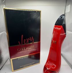 Very Good Girl Carolina Herrera