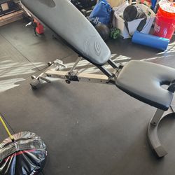 Adjustable Weight Bench