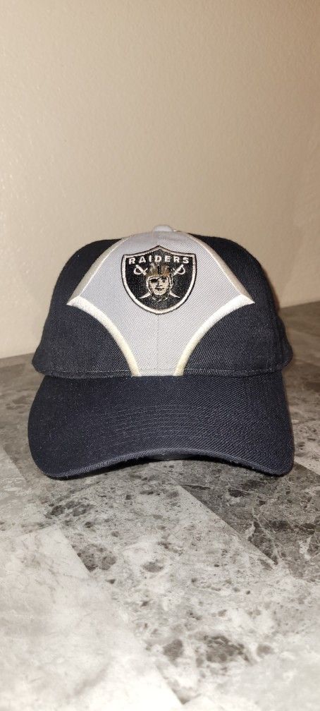 Vintage Oakland/ Las Vegas Raiders STARTER hat/cap