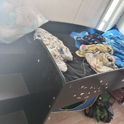 Twin Bed With Stairs 