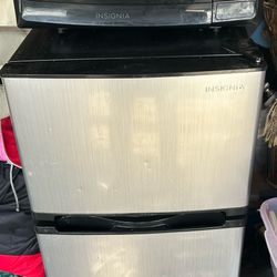 Fridge And Microwave 