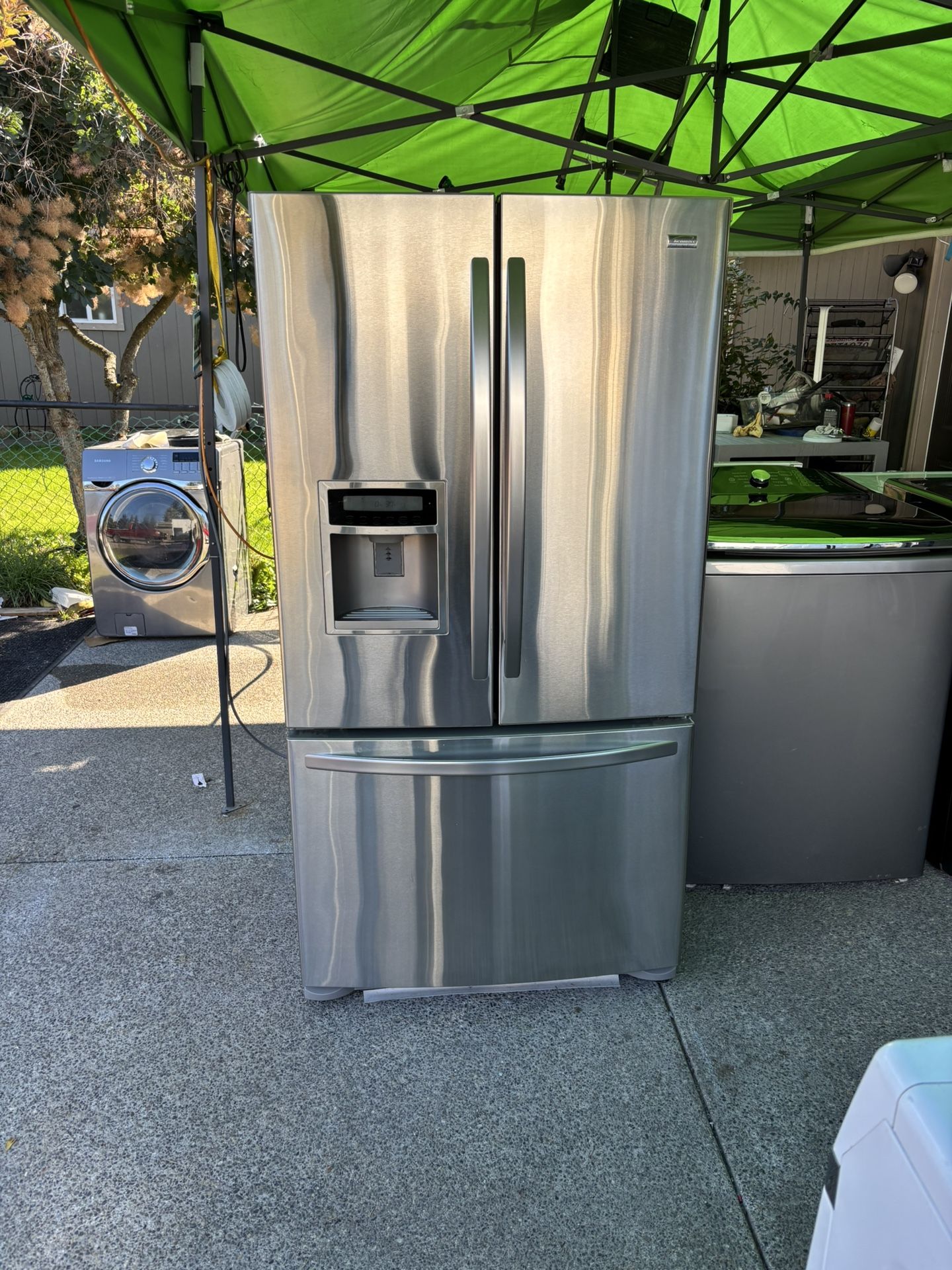 Kenmore Refrigerator Bottom Freezer 👌👌