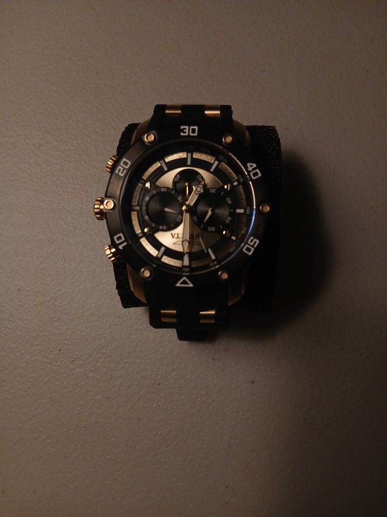 INVICTA Pro Diver SCUBA Men’s Watch 50 mm Gold/Black Stainless