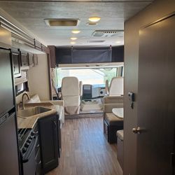 2020 thor motor coach 30.4