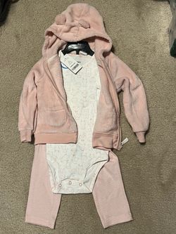 New with tag Carter's Baby Girl 3-Piece Outfit Set