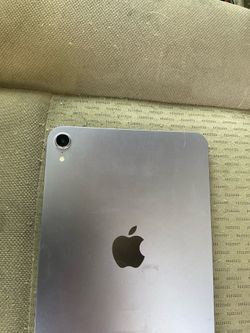 iPad Air 5 Gen W/ Apple Brand Keyboard