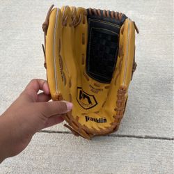 Left Hand Throw Baseball/softball Glove 