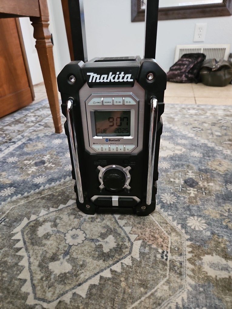 Makita Battery Powered Bluetooth Work Speaker