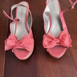 New Never Worn Size 9 Covington Heels  Adjustable strap 