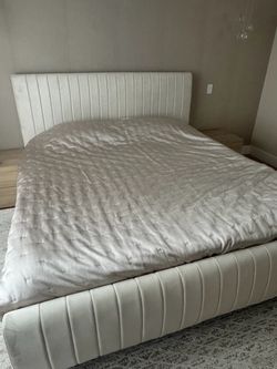 King size bed
