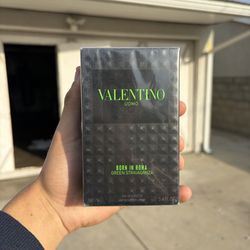 Valentino green. Stravaganza