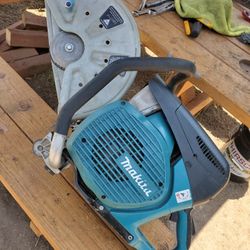 Makita 14" Concrete Saw (Blade Is Not Included) 