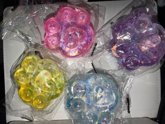 Viral paw squishy