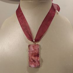 NATURAL PENDANT NECKLACE 🩷 PRICE HAS BEEN REDUCED!!