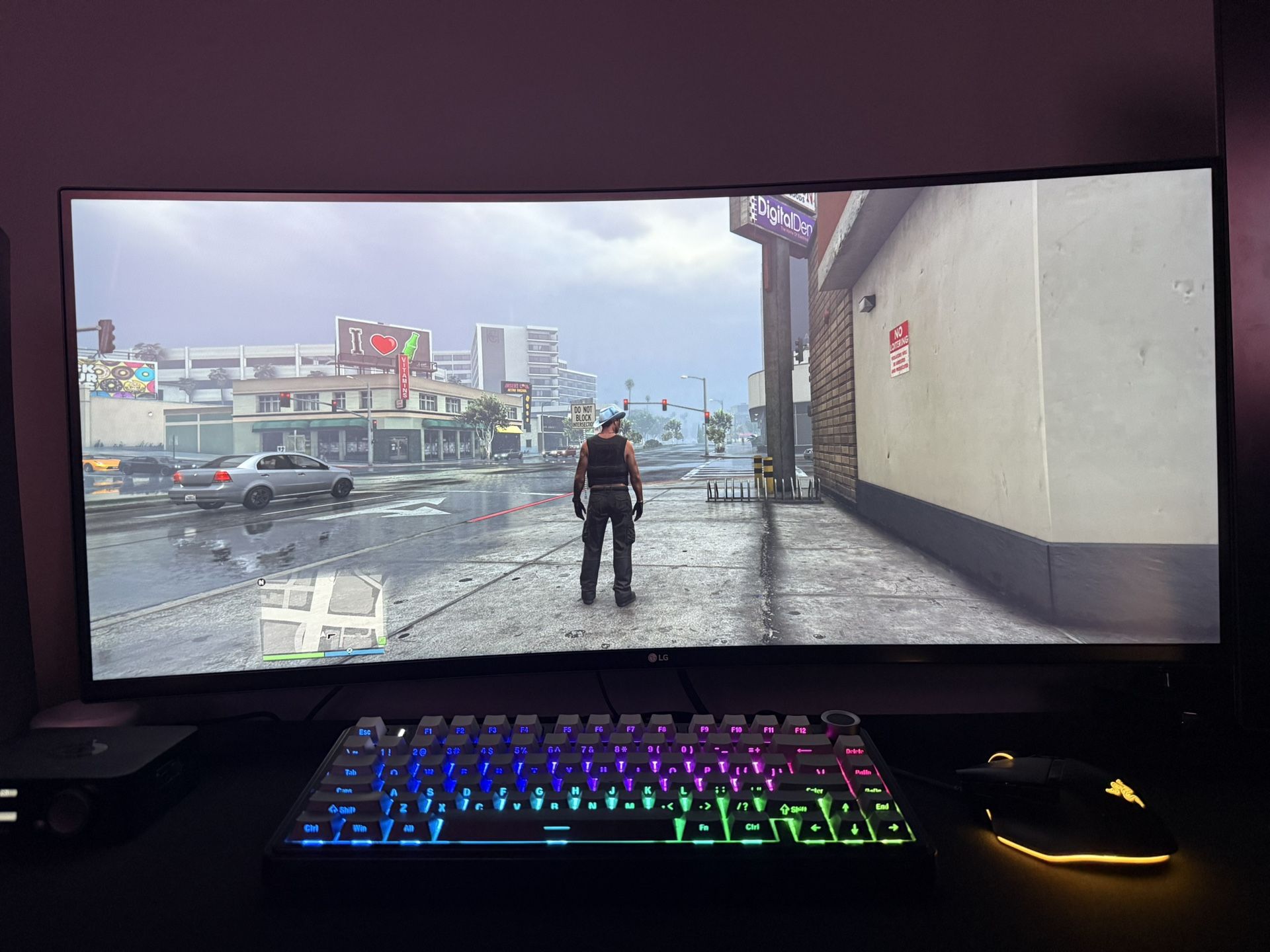 4k Ultra wide Monitor. 165hz