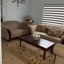 3 Piece Sofa With 2 Side Tables And Coffe Table 
