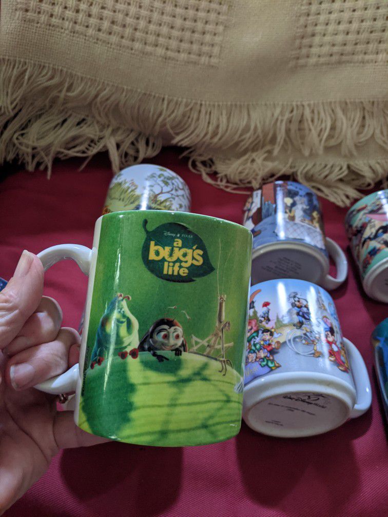 8 Walt Disney Mugs