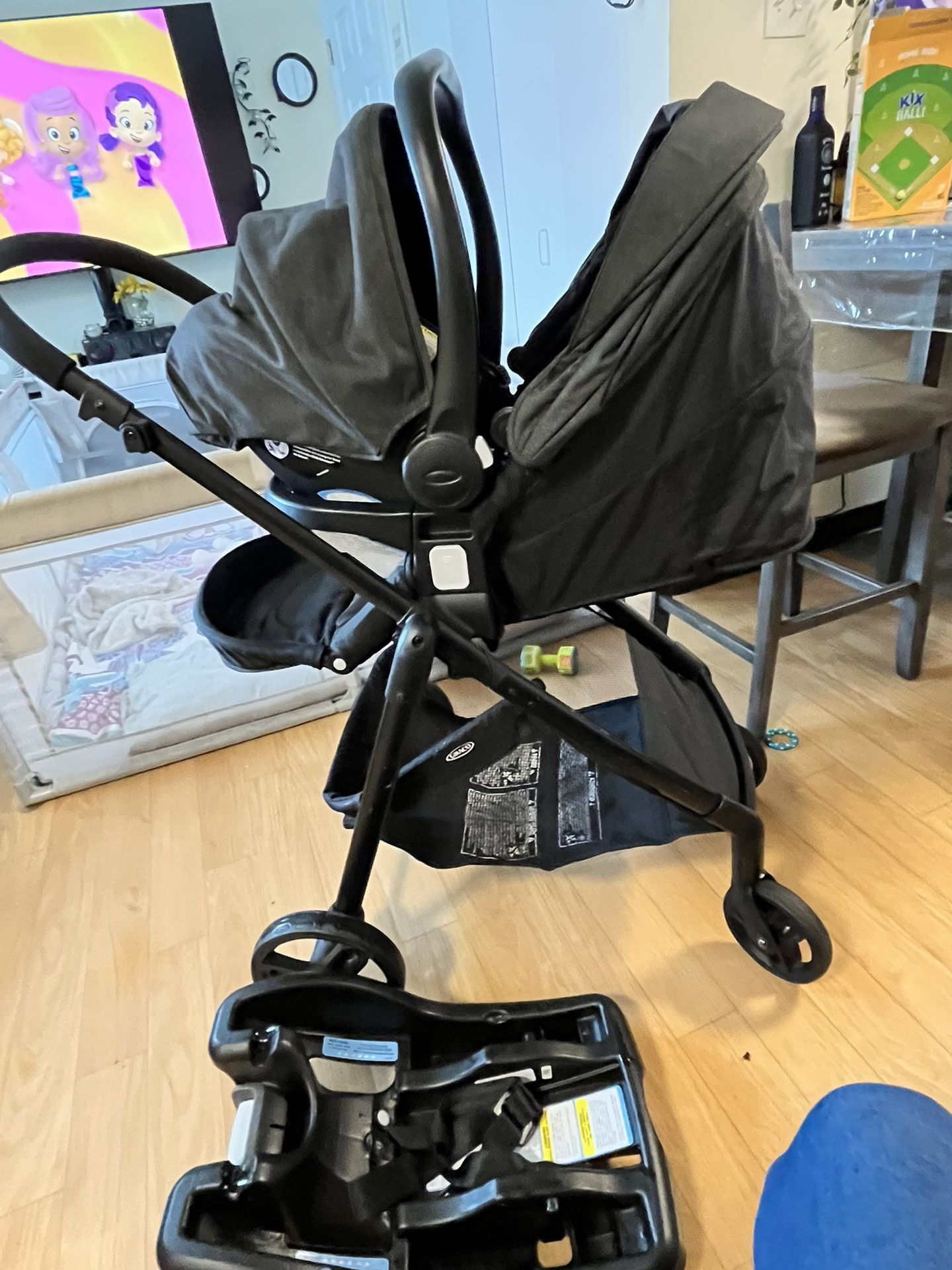  Graco Stroller With Car seat 