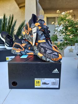 Athletic shoes