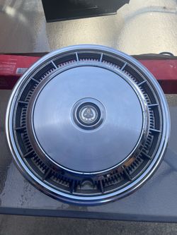 CHRYSLER LEBARON HUBCAP