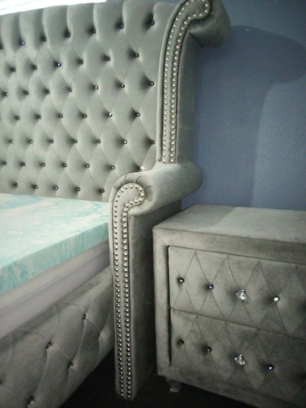 Tufted King Bedroom Set