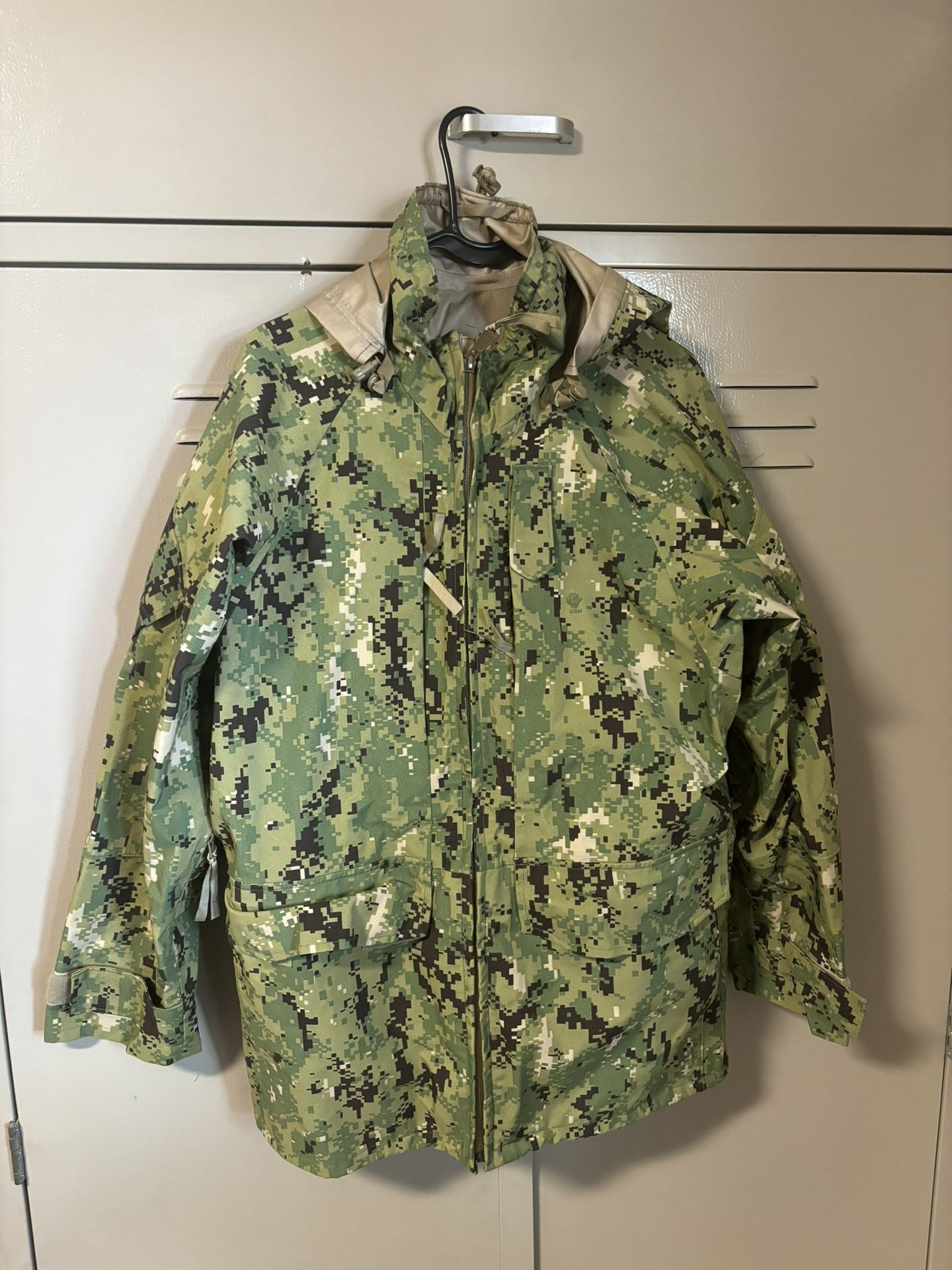 Brand New Small-Regular Navy Gortex