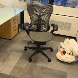 Aeron-Herman Miller Chair