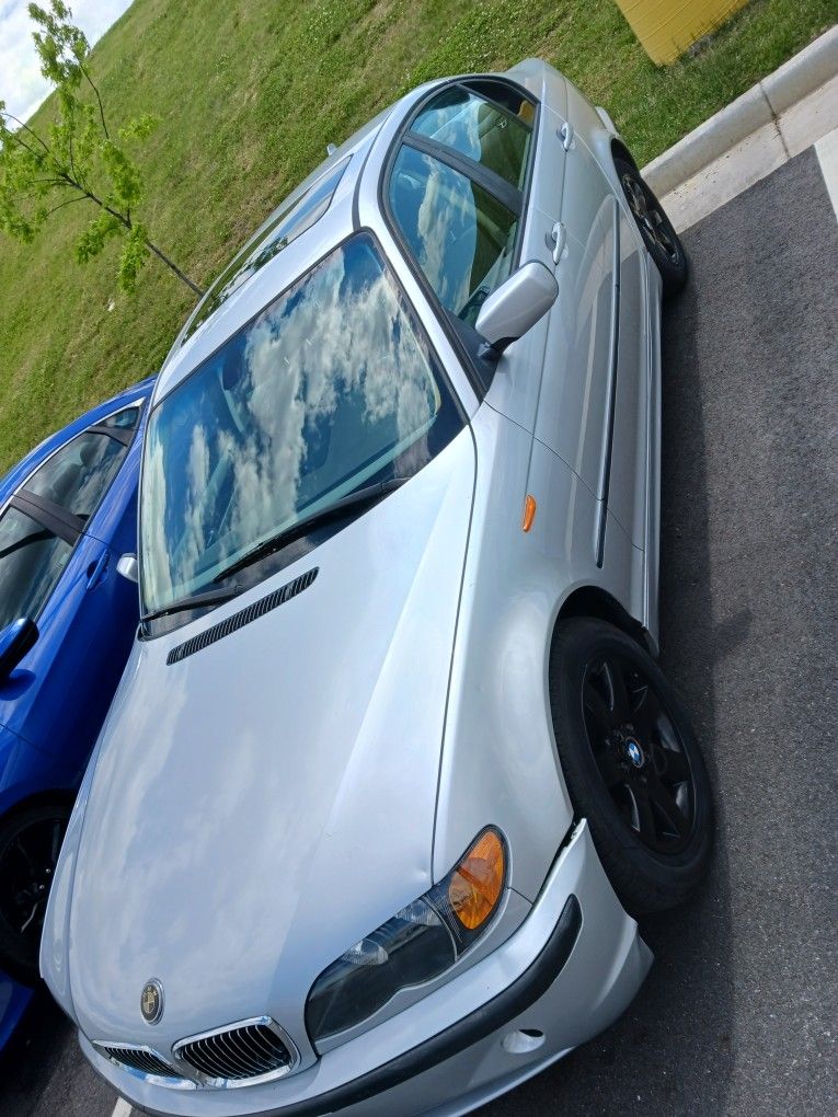 2004 BMW 325i