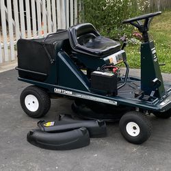 Craftsman LUV, riding mower, 4 in 1 with dump cart, like new mint.
