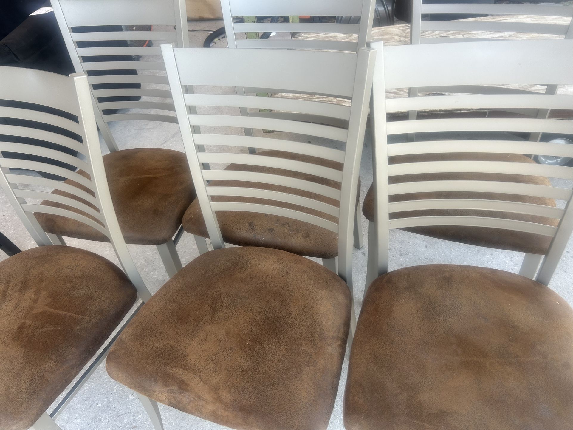 6 Dining Tables 