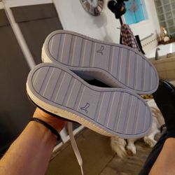 Puma Womens Size 8.5 Classics