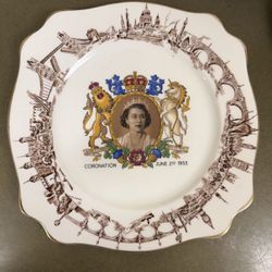 Original Queen Elizabeth 1953 Coronation Plate w/ Gold Trim, Rare & Beautiful