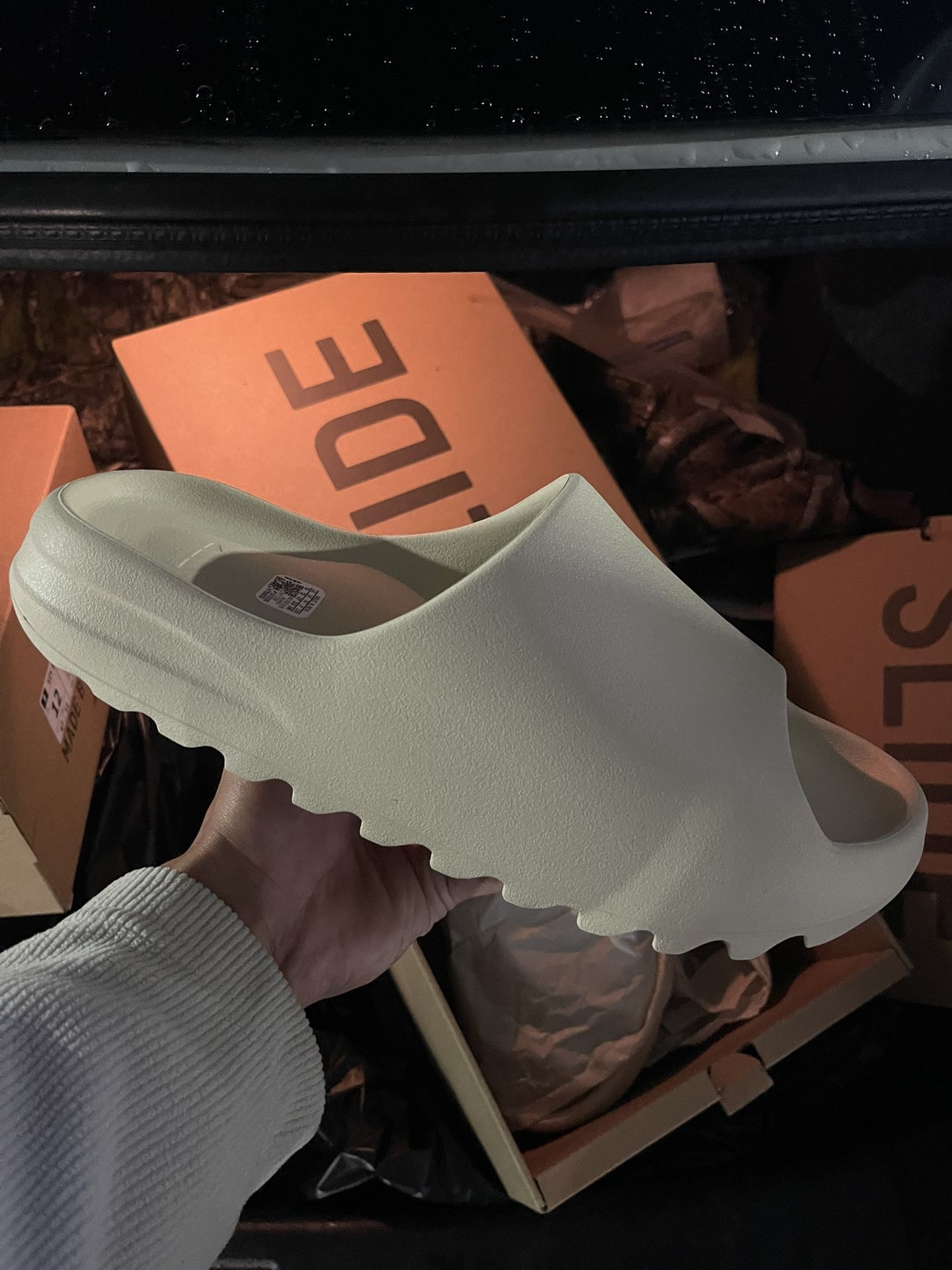 Yeezy Slide “Bone”