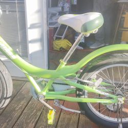 Giant Gloss 20 Kids Bike 