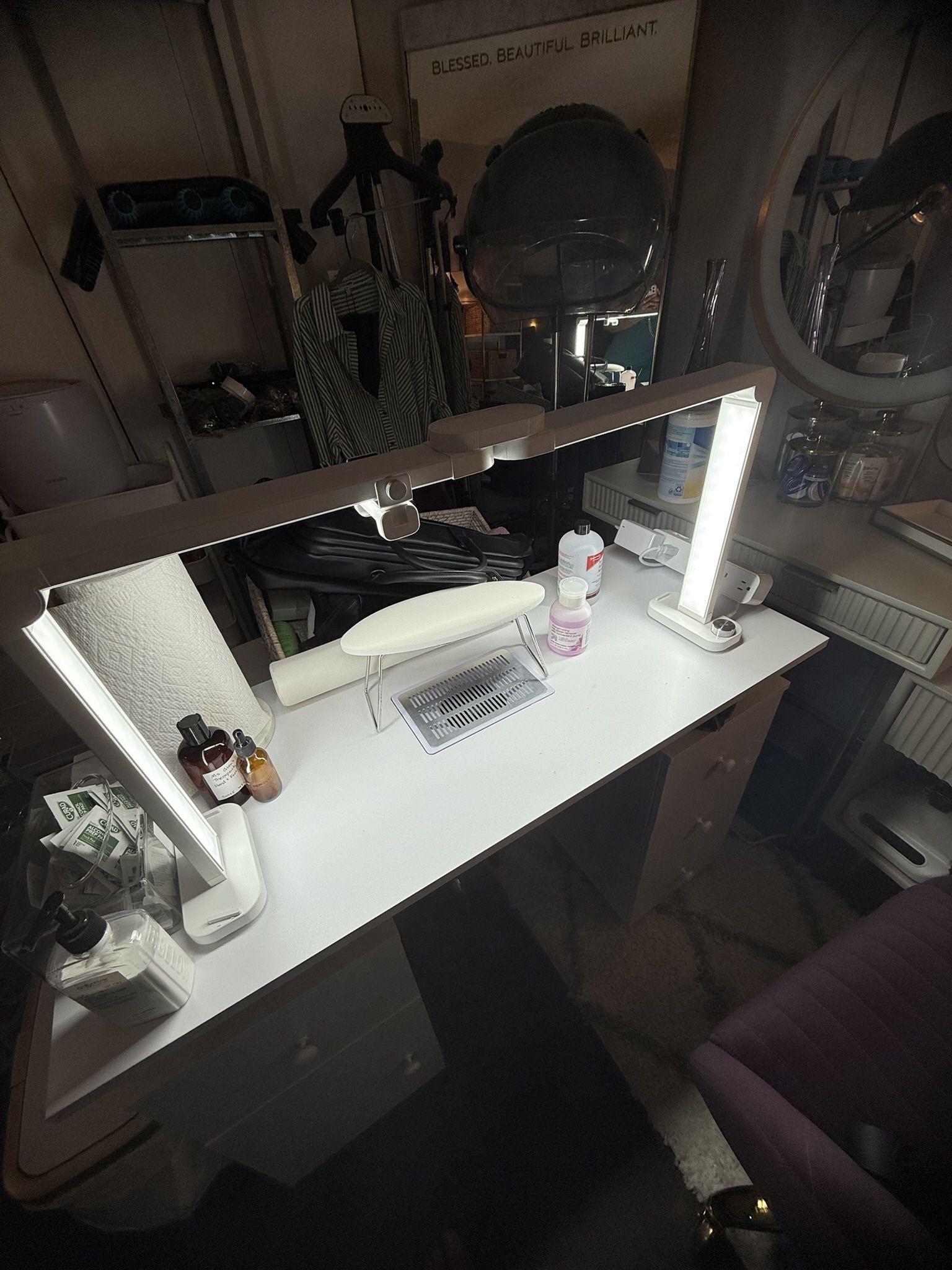 Nail Tech Table (Light Not Included)