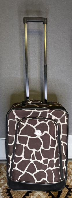 New Carry On Luggage with Retractable Handle Wheels